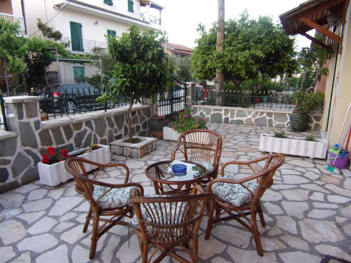 George'S Apartment อิปโซส ภายนอก รูปภาพ