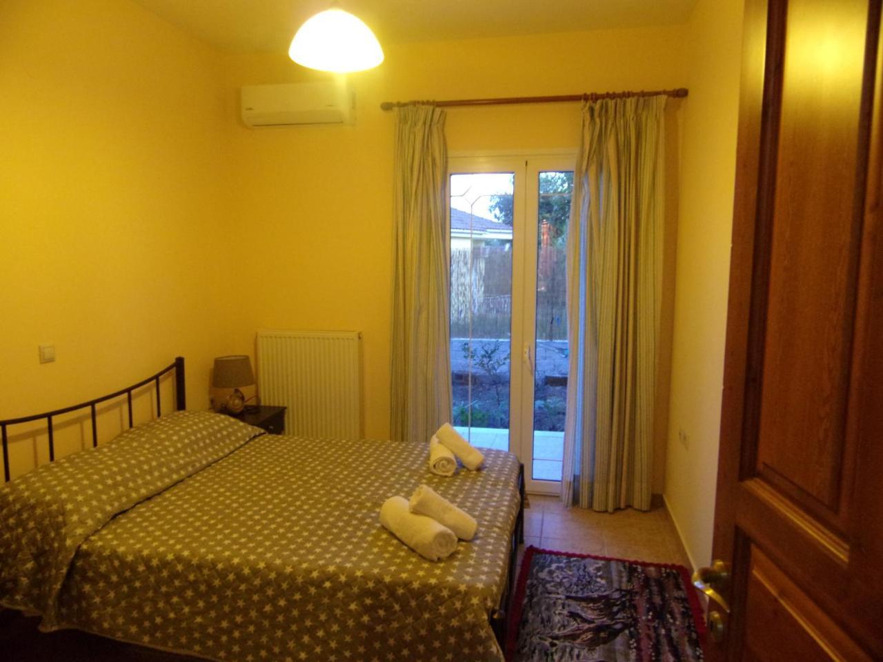 George'S Apartment อิปโซส ภายนอก รูปภาพ